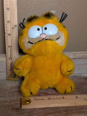 Garfield Vintage Mini Plush 1981 Dakin 6" Stuffed Animal Toy - Image 1 of 4
