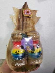 Vintage set of Salt & Pepper Shaker Wood Pineapple "Aloha from Hawaii " Souvenir - Picture 1 of 5