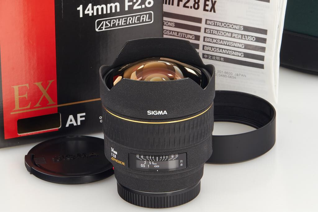Sigma Auto & Manual Focus Camera Lenses 14mm Focal for sale Sigma Auto & Manual Focus Camera Lenses 14mm Focal for sale