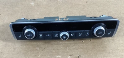 AUDI A3 2015-2017 control de temperatura doble zona climatronic 8V0820043D OEM. Foto 1 de 4