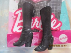 POUPEE BARBIE / PAIRE DE CHAUSSURES : BOTTES, ESCARPINS ....... (2859) - Picture 1 of 4