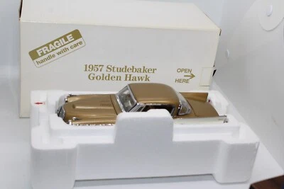 美丽压铸 1957 年工作室金鹰丹伯里完好带盒 — 第 1/4 张图片