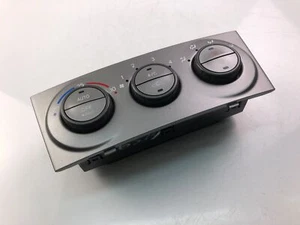 SUBARU FORESTER SG Climate Control Unit 72311SA010 2003 14341610 - Picture 1 of 4