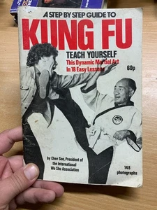1974 CHEE SOO A STEP BY STEP GUIDE TO KUNG FU TEACH YOURSELF PAPERBACK BOOK (P2) - Picture 1 of 16