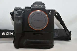 Sony Alpha A7 II 24.3 mp Mirrorless Digital Camera Body only 7k shutter count - Bild 1 von 9