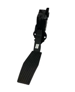 Chevrolet Equinox accelerator pedal 2018 2020 2.0L pedal assembly OEM 84366778 - Picture 1 of 11