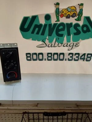 1998 Dodge Durango Temperature Control Unit  - Image 1 of 4