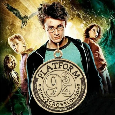 COLLANA HARRY POTTER HOGWATS TRENO STAZIONE BINARIO 9 e 3/4 COLORE ARGENTO - Immagine 1 di 2