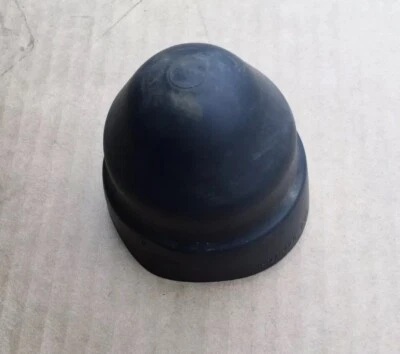 1 Of Rear Strut Shock Nut Covers Tops Cover VT VX VY VZ Commodore Rubber Sedan - image 1 of 2