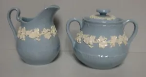 Wedgwood QUEENSWARE CREAM ON LAVANDAR SHELL Creamer Set Zucchero MIGLIORE - Foto 1 di 1