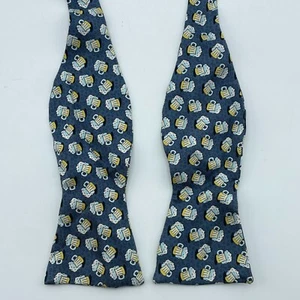 VINEYARD VINES Silk Bow Tie Mens Blue Beer Mugs Novelty Adjustable USA Made - Picture 1 of 5