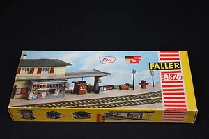 W020 FALLER Train Maquette B-182/D Gare quai journaux affiche plastique diorama - Picture 1 of 8