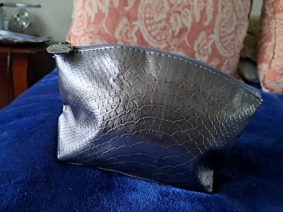 La Prairie 化妆品鳄鱼 PU 皮革小袋 - 金色/银色。 — 第 1/4 张图片