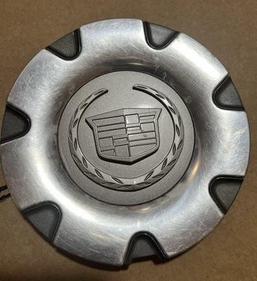 2004 2005  Cadillac SRX 18" 7 Spoke Polished Aluminum Wheel Center Cap 9594307 Foto 1 de 4