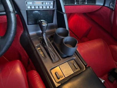Portavasos doble Corvette C4 personalizado 1989 y anterior desplazamiento para palanca de cambios de 6 velocidades. Foto 1 de 4