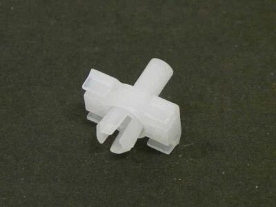 Clip de panel basculante para Mercedes 300D 1977-1985 11117TT 1983 1981 1978 1979 1980 Foto 1 de 2