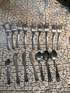 VINTAGE WMA ROGERS A1 PLUS 18 PC MALIBU ONEIDA LTD FLATWARE SET - Picture 1 of 8