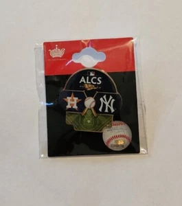 Houston Astros vs Yankees 2022 ALCS Commemorative Bat Crossed Pin MLB New - Picture 1 of 1