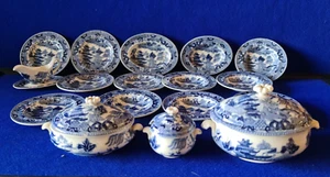 Servicio de cena para niños Wedgwood de principios del siglo XX - patrón de pagoda azul y blanco - Imagen 1 de 11