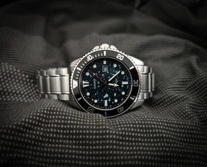 Orologio Casio Duro Galaxy Mod MDV-107 Datejust - G-Modz dipinto a mano unico modded - Foto 1 di 5