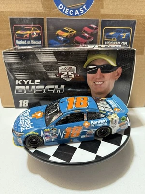 Kyle Busch #18 Banfield Pet Hospital 2016 1/24 Nascar Diecast - Image 1 of 4