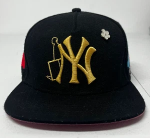 NY Yankees Hut Warhol Blumen Druckknopflasche rosa Wildlederkrempe 1 von 100 #87 limitiert - Bild 1 von 6