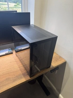  Lian Li O11 Dynamic Mini PC Case - Black - Image 1 of 4