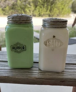 Vintage Jadeite Pepper Shaker Milk Glass Salt - Picture 1 of 6