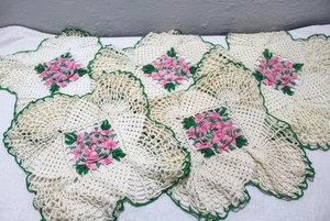 Set of 5 Vtg Handmade Crochet Doilies Rose/Flower Center Pink w/Green Trim - Picture 1 of 3