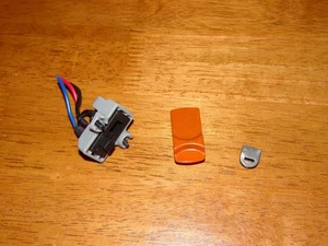 OEM Shark Rocket Aspiradora HV301 HV302 HV305 3 Vías Encendido/Apagado Interruptor Deslizante Parte - Imagen 1 de 8