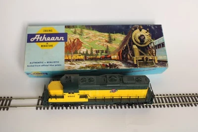 HO Scale Walthers Chicago Northwestern GP-15 #4502 Locomotive Tested - Image 1 of 4