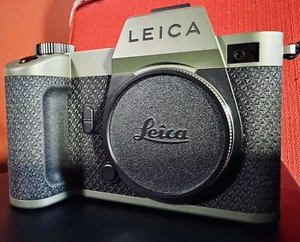 Own a Piece of Perfection: Leica SL2-S Reporter Edition - Picture 1 of 12