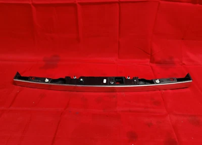 BMW 740 750 760 MALETERO TRASERO CROMO MOLDURA PANEL INTERRUPTOR MATRÍCULA LUZ Foto 1 de 4