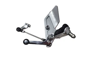 Reposapiés izquierdo Honda CB1300 SA SC54 2012 (2003-13), pedal cambio, reposapiés - Imagen 1 de 7