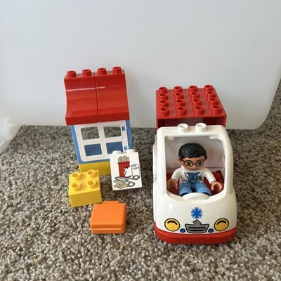 Lego Duplo Hospital Ambulancia # 10527 Faltan sirena/luces  Foto 1 de 3