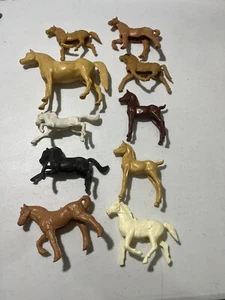 10 RARE MARX WESTERN ASSORTED HORSES ANIMALS PLASTIC PLAYSET - Picture 1 of 5