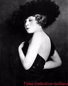 Actress Mae West (14) - Celebrity Photo Print - Picture 1 of 1