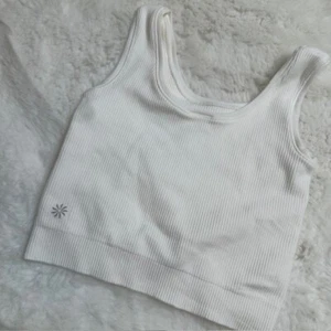 Athleta Girl Rise Above Rib Crop Tank- White Size Small 7 - Picture 1 of 3