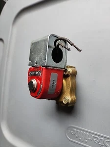 DAYTON 1A576 SOLENOID VALVE WITH VALVE BODY 120 VAC - Picture 1 of 6