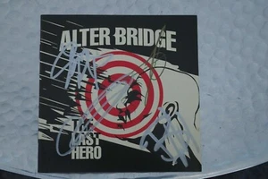 Alter Bridge - Album CD The Last Hero firmato/autografo/firmato/autografo - Foto 1 di 2