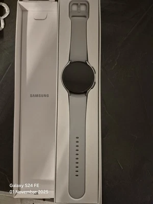 Samsung Galaxy Watch6 SM-R940F 44mm Silber Smartwatch - Bild 1 von 3