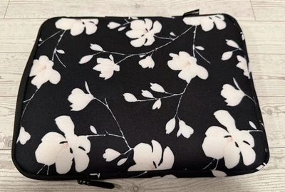 MoKo 9-11 Inch Tablet Sleeve Bag Carrying Case Black & White Magnolia EUC - Image 1 of 4