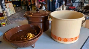 Vintage Enamel Pot Strainer 1970s Beige Brown 4 Pieces Orange Floral Cookware - Picture 1 of 9