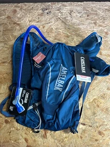 Paquete de hidratación CamelBak Octano 9 para mujer 70 oz Gibraltar azul marino/plateado - Imagen 1 de 3