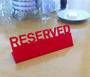 Tisch reserviert / reserviertes Schild / Hochzeit / Planung / Dekoration / - Bild 1 von 4