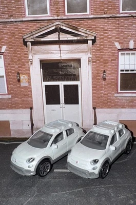 Lot Of 2 Matchbox 2016 Fiat 500 X White Sedan Luggage Racks NLFFP 1:64 Diecast - Image 1 of 4