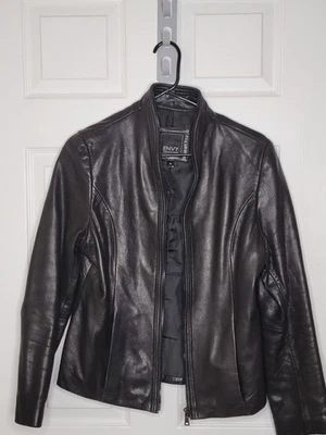 Chaqueta de cuero genuino negra ENVY KNOLES & CARTER para mujer - talla mediana Foto 1 de 4