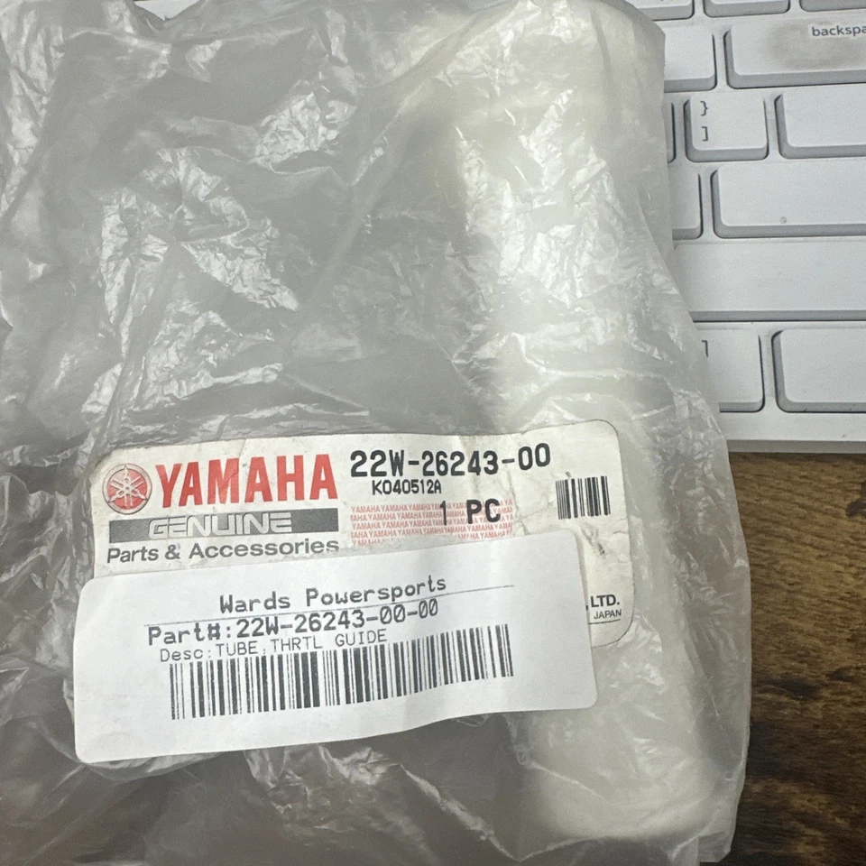 1983 - 2025 YAMAHA YZ80 YZ85 YZ 80 85 OEM RH ДРОССЕЛЬНАЯ ЗАСЛОНКА ТРУБКА НАПРАВЛЯЮЩАЯ 22W-26243-00-00 - Изображение 1 из 1