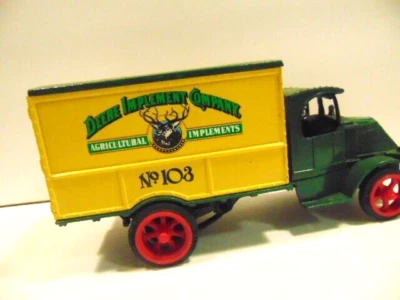 Ertl die cast promotional 1926 Mack Bull Dog truck bank: Deer Implement Co. - Image 1 of 4