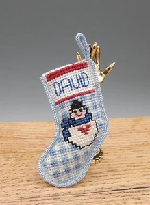 OOAK Micro Needlework Weihnachtsstrumpf Handwerker Puppenhaus Miniatur 1:12 - Bild 1 von 6